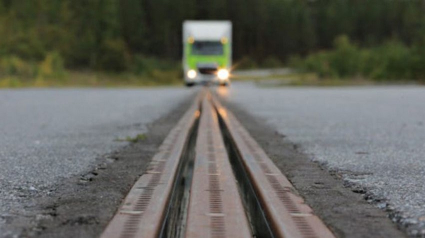 La primera carretera inalámbrica para autos eléctricos del mundo.