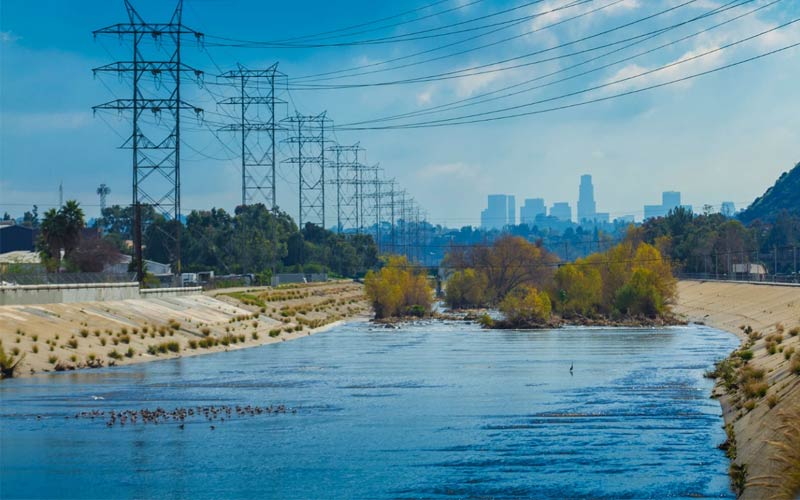 Desarrollan una forma rentable de transformar el agua en combustible