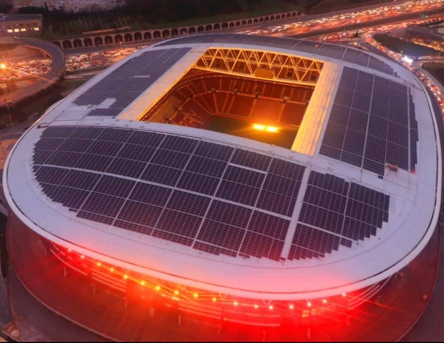 Galatasaray verde: El gigante turco del fútbol ahorra casi 400.000 euros con su tejado solar